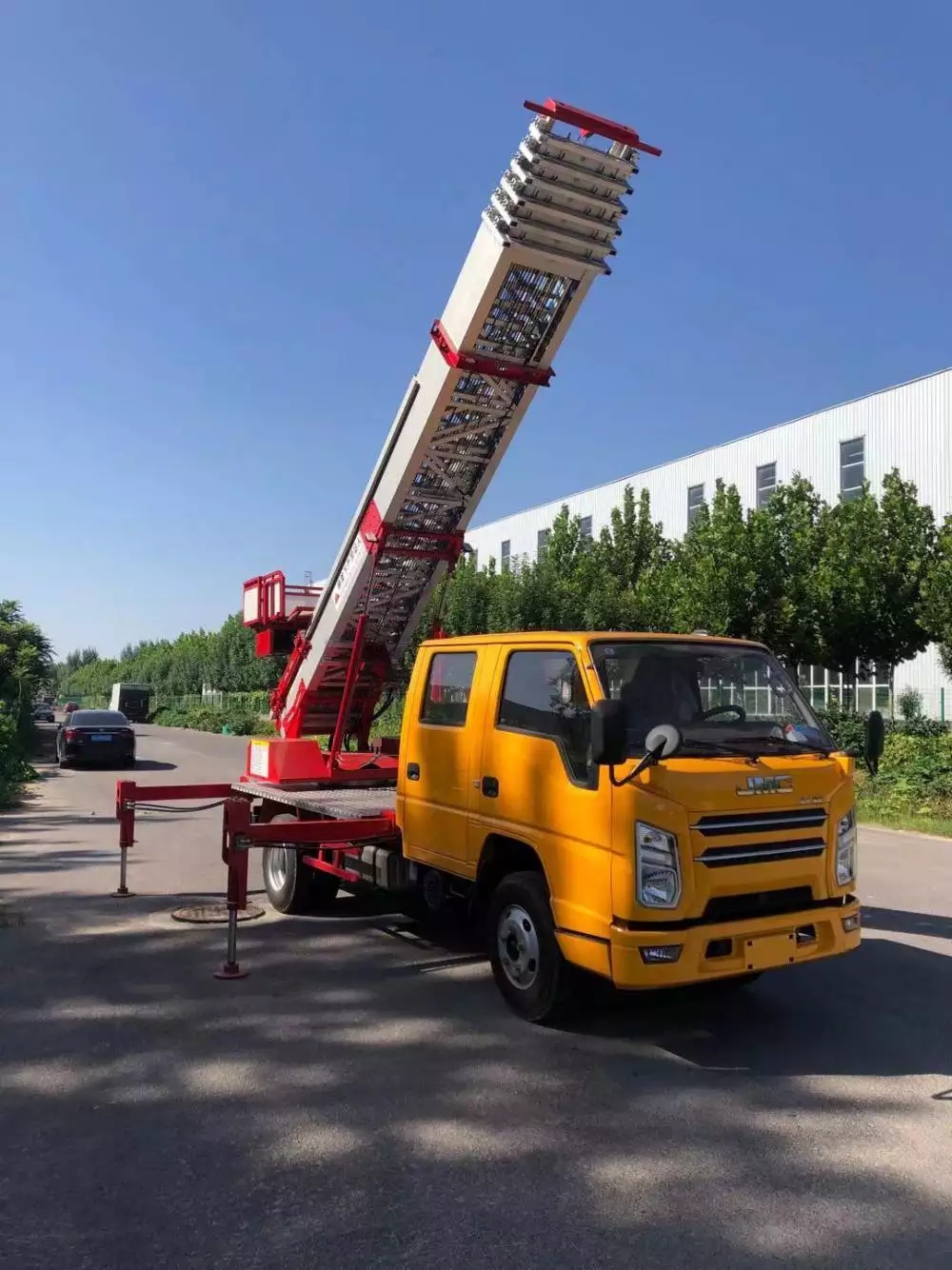 永发镇附近的云梯车出租服务：轻松解决高空作业需求